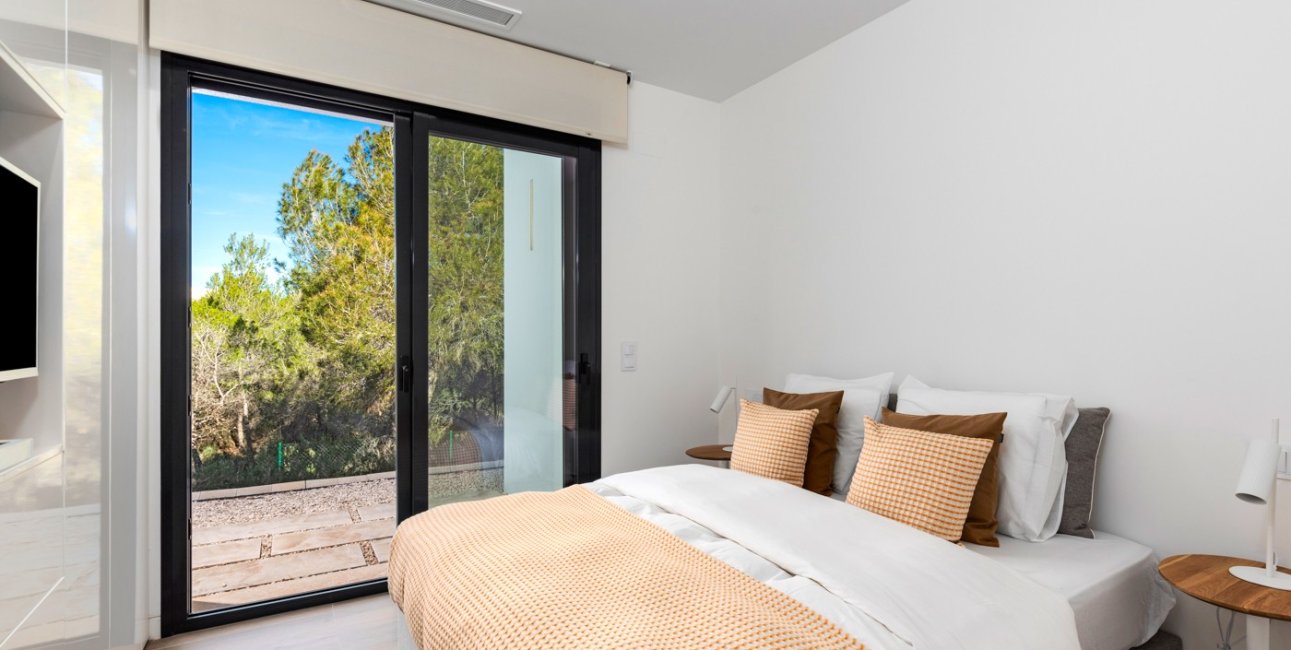 Resale - Villa -
Orihuela Costa - Las Colinas golf