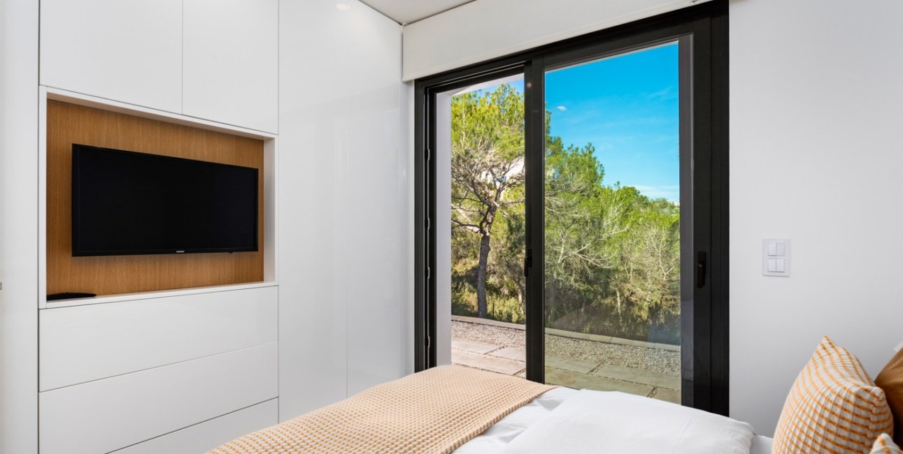 Resale - Villa -
Orihuela Costa - Las Colinas golf