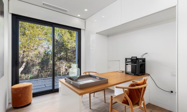 Resale - Villa -
Orihuela Costa - Las Colinas golf