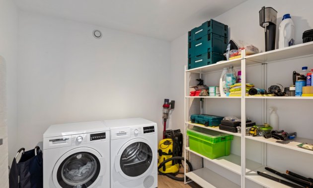 Resale - Villa -
Orihuela Costa - Las Colinas golf