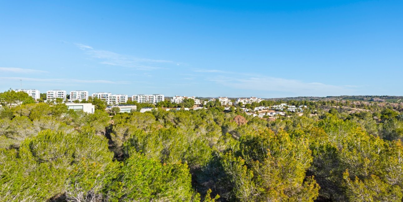 Resale - Villa -
Orihuela Costa - Las Colinas golf