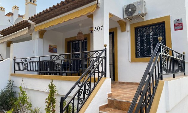 Resale - Villa -
Orihuela Costa - Villamartín