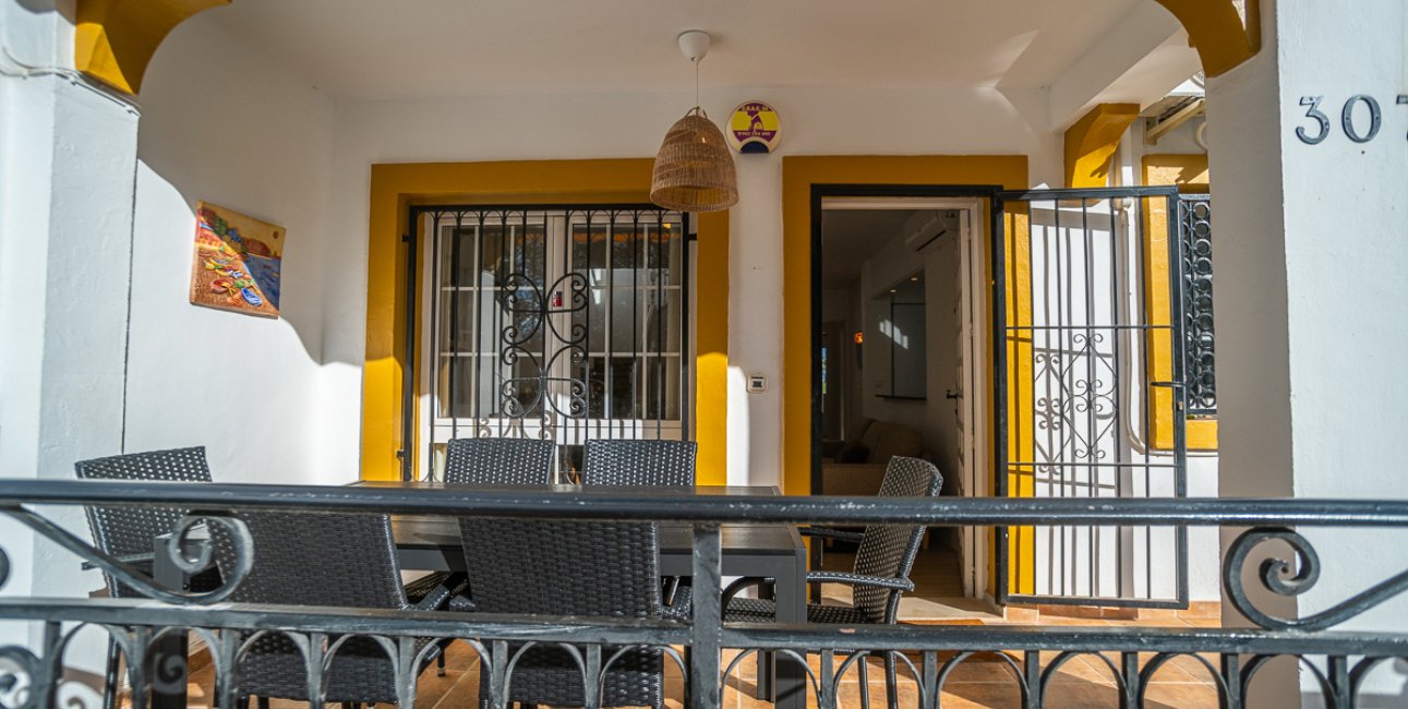 Resale - Villa -
Orihuela Costa - Villamartín