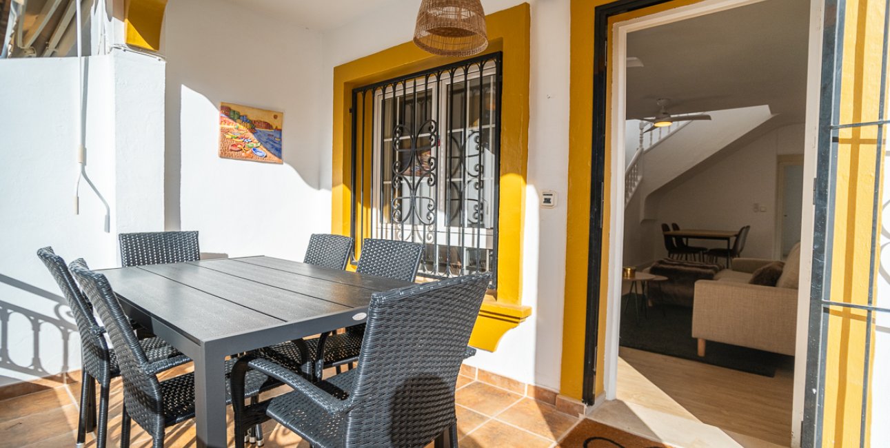 Resale - Villa -
Orihuela Costa - Villamartín