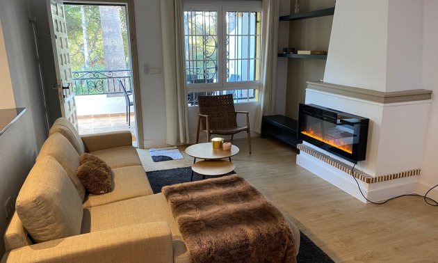 Resale - Villa -
Orihuela Costa - Villamartín