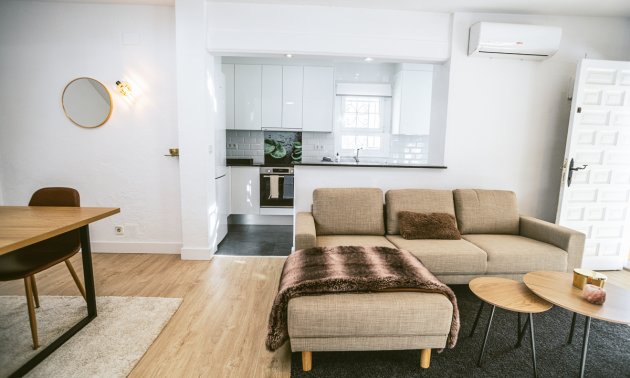 Resale - Villa -
Orihuela Costa - Villamartín