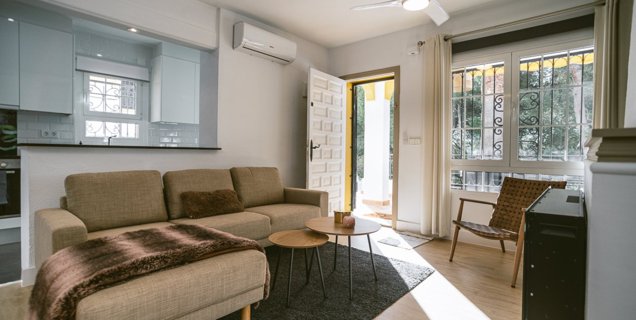 Resale - Villa -
Orihuela Costa - Villamartín