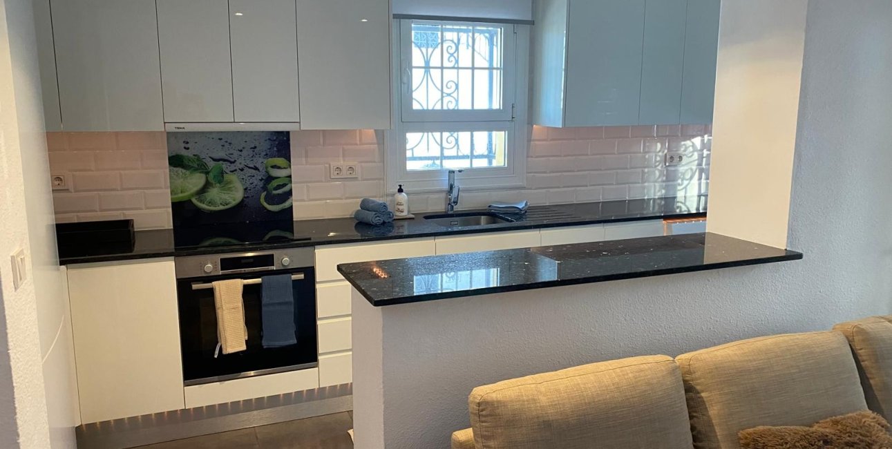 Resale - Villa -
Orihuela Costa - Villamartín