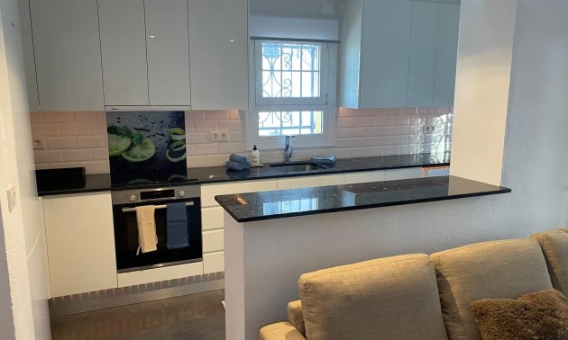 Resale - Villa -
Orihuela Costa - Villamartín