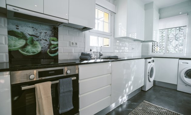 Resale - Villa -
Orihuela Costa - Villamartín