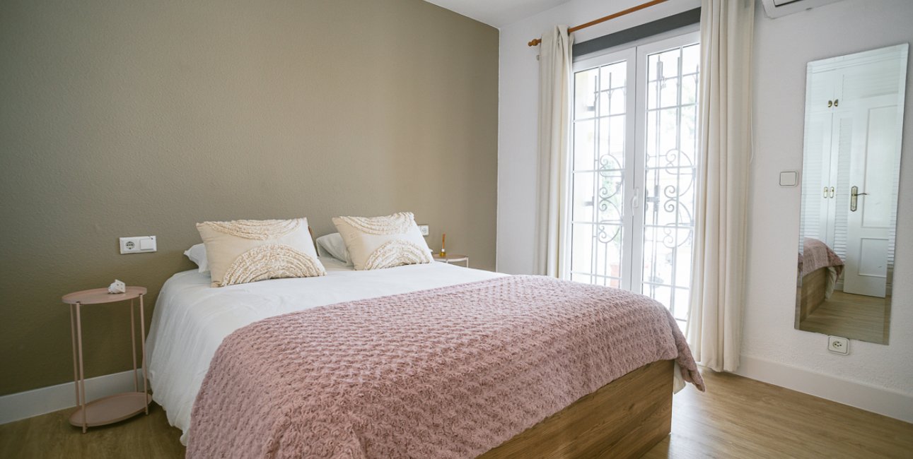 Resale - Villa -
Orihuela Costa - Villamartín