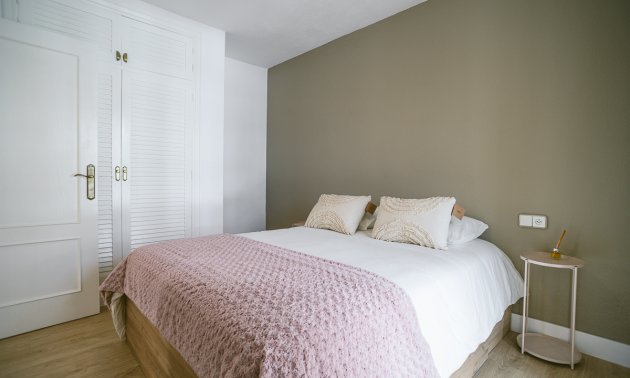 Resale - Villa -
Orihuela Costa - Villamartín