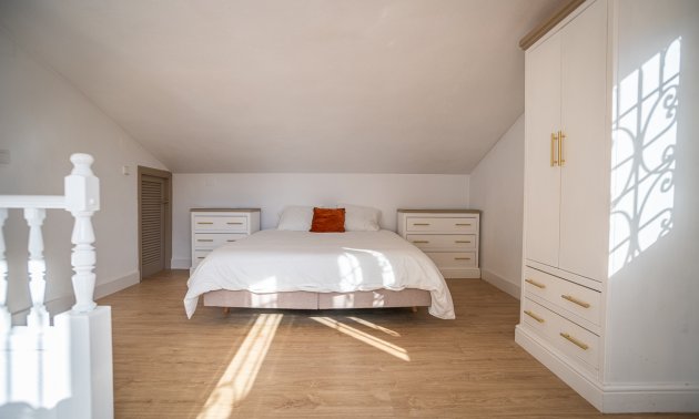 Resale - Villa -
Orihuela Costa - Villamartín