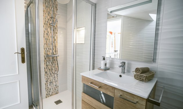 Resale - Villa -
Orihuela Costa - Villamartín