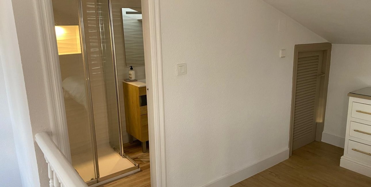 Resale - Villa -
Orihuela Costa - Villamartín