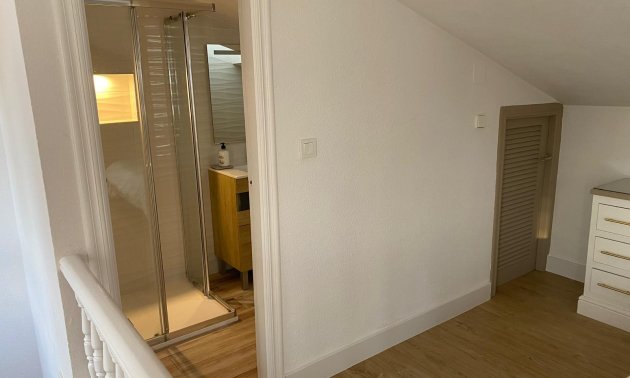 Resale - Villa -
Orihuela Costa - Villamartín