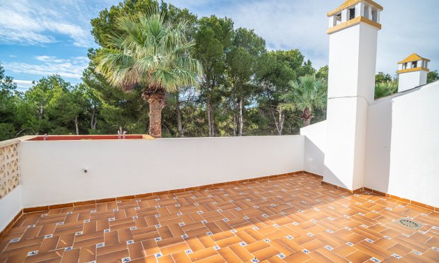 Resale - Villa -
Orihuela Costa - Villamartín