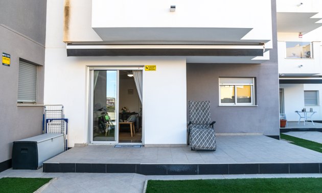 Resale - Apartment / flat -
Orihuela Costa - Villamartín