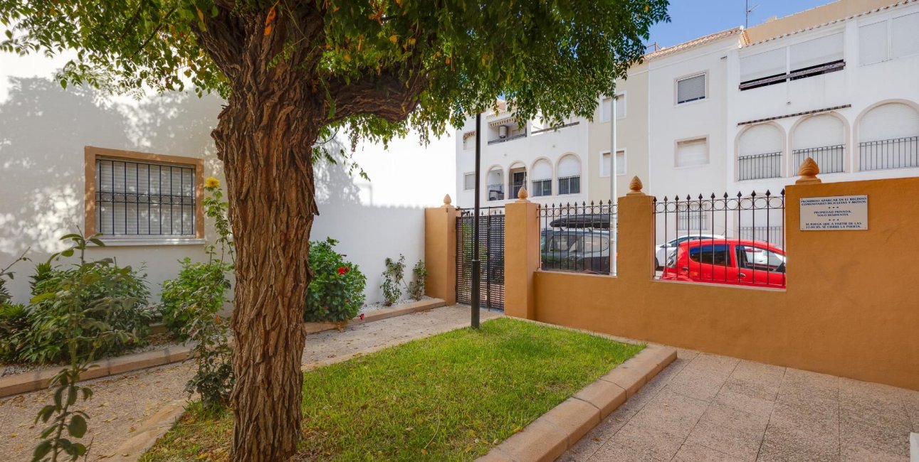 Resale - Bungalow -
Torrevieja - La Veleta