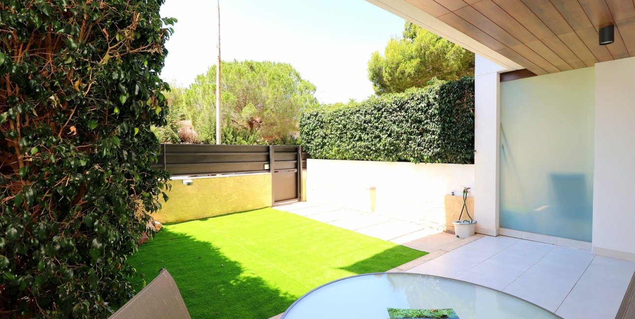 Resale - Apartment / flat -
Orihuela Costa - Campoamor