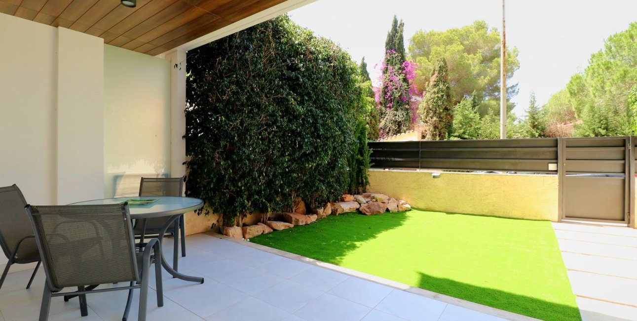 Resale - Apartment / flat -
Orihuela Costa - Campoamor