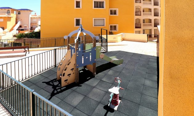 Resale - Apartment / flat -
Orihuela Costa - Campoamor