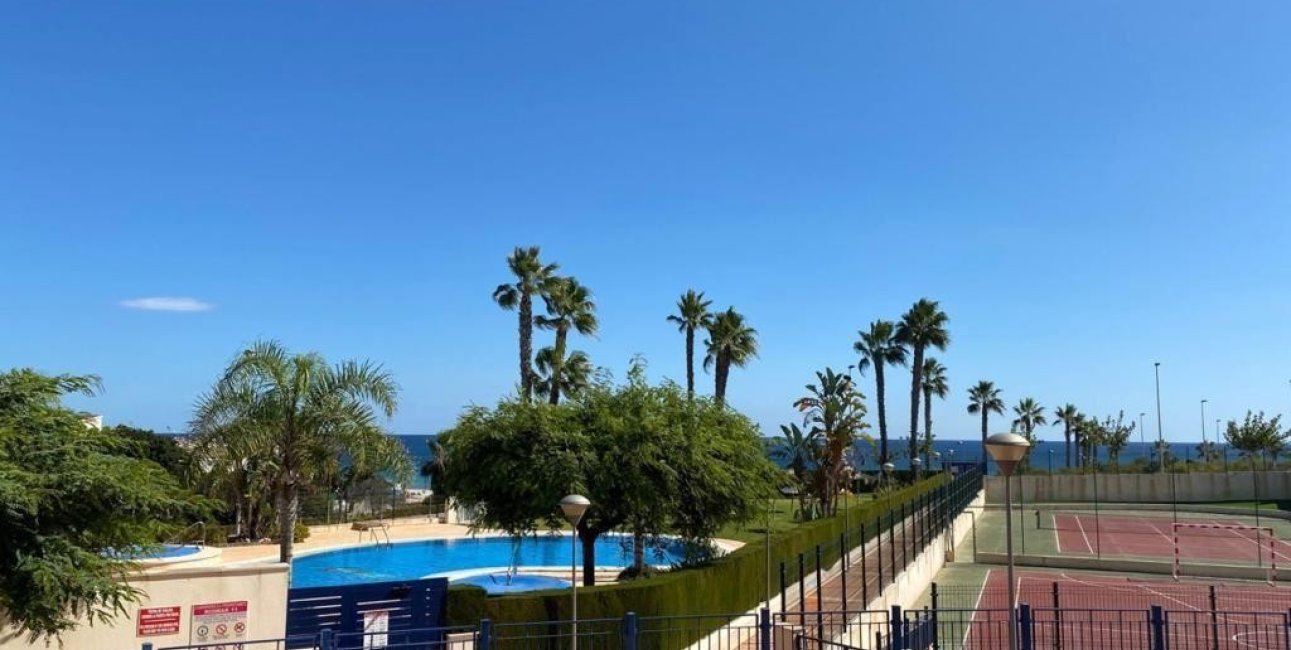 Reventa - Apartamento / piso -
Pilar de la Horadada - Mil Palmeras