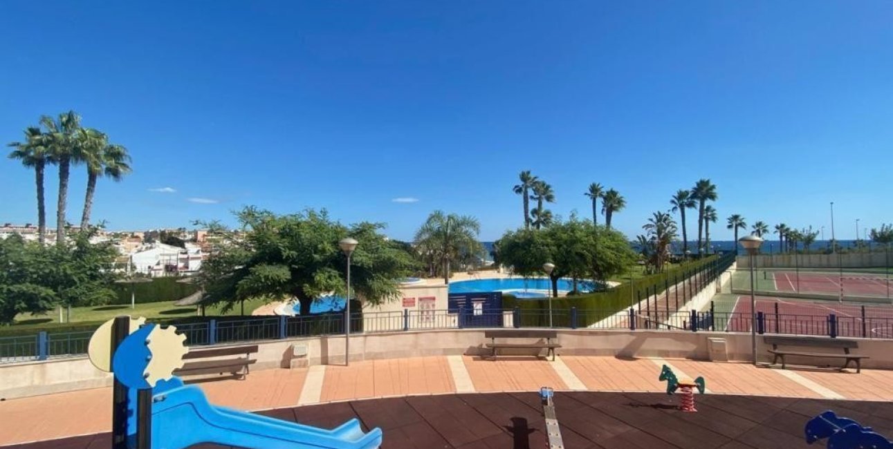 Reventa - Apartamento / piso -
Pilar de la Horadada - Mil Palmeras