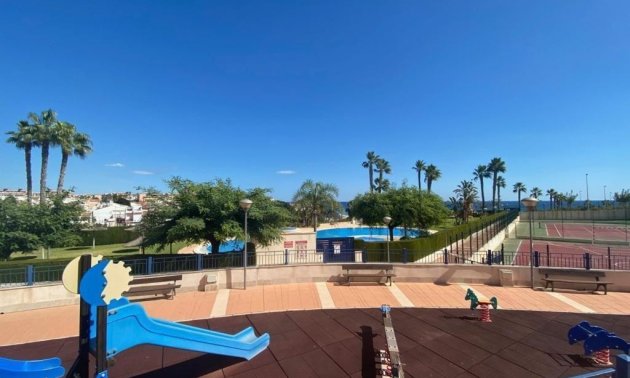 Reventa - Apartamento / piso -
Pilar de la Horadada - Mil Palmeras