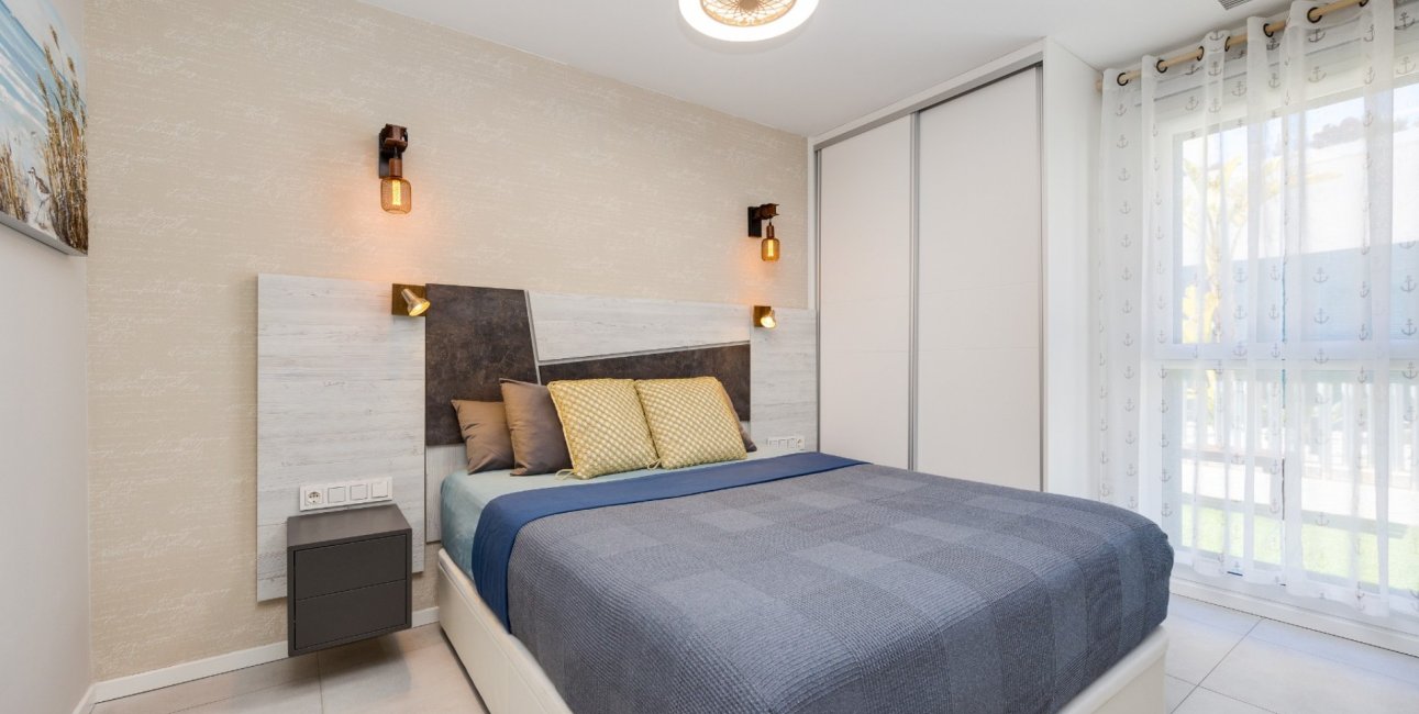 Reventa - Apartamento / piso -
Orihuela Costa - Playa Flamenca