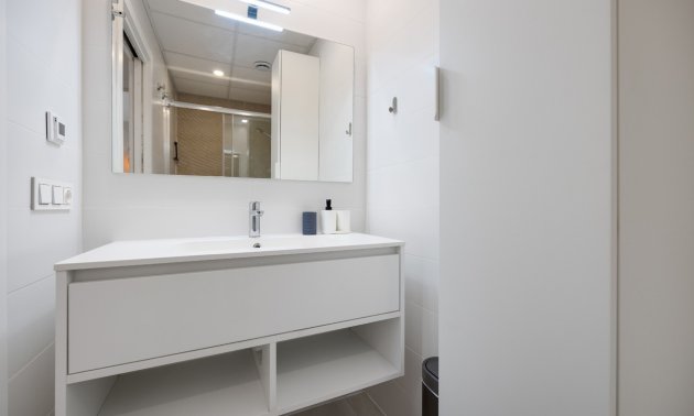 Reventa - Apartamento / piso -
Orihuela Costa - Playa Flamenca