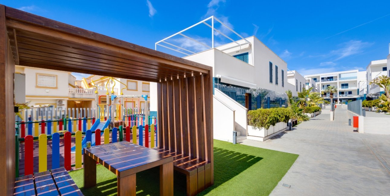 Reventa - Apartamento / piso -
Orihuela Costa - Playa Flamenca