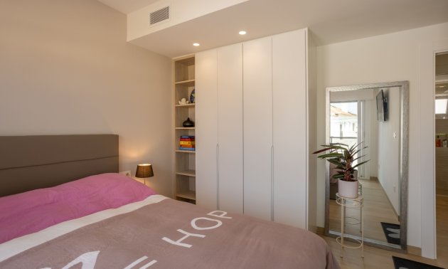 Resale - Apartment / flat -
Orihuela Costa - Villamartín