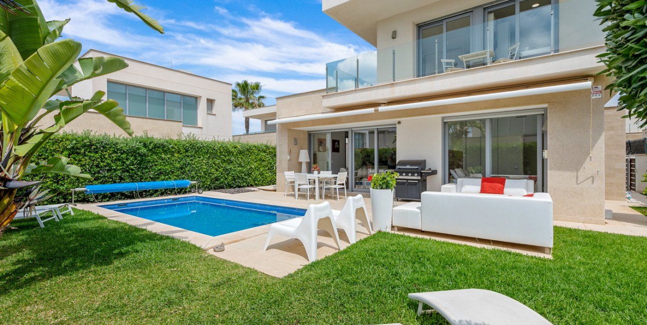 Resale - Villa -
Orihuela Costa - Vistabella