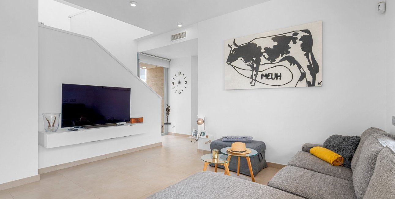 Resale - Villa -
Orihuela Costa - Vistabella