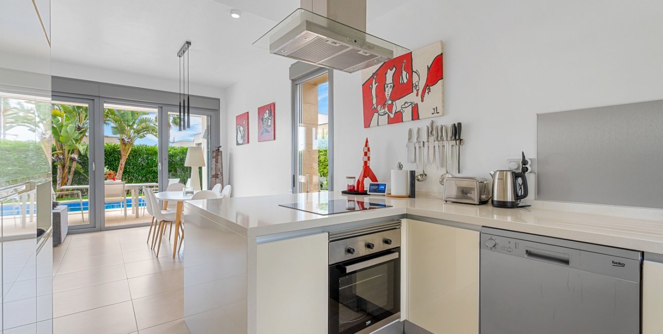 Resale - Villa -
Orihuela Costa - Vistabella