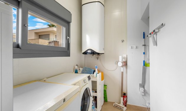 Resale - Villa -
Orihuela Costa - Vistabella