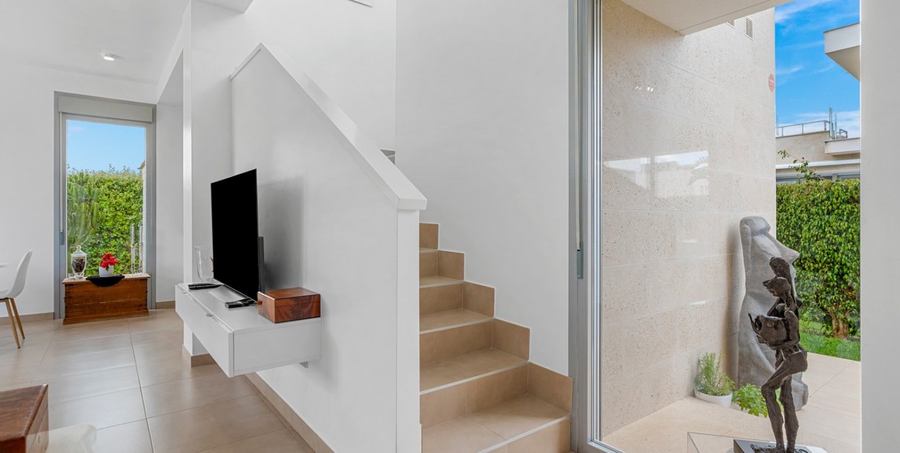 Resale - Villa -
Orihuela Costa - Vistabella