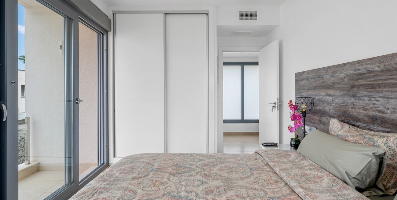 Resale - Villa -
Orihuela Costa - Vistabella