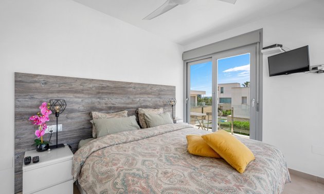 Resale - Villa -
Orihuela Costa - Vistabella