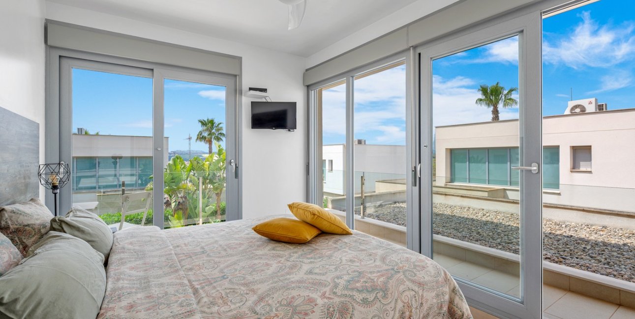 Resale - Villa -
Orihuela Costa - Vistabella