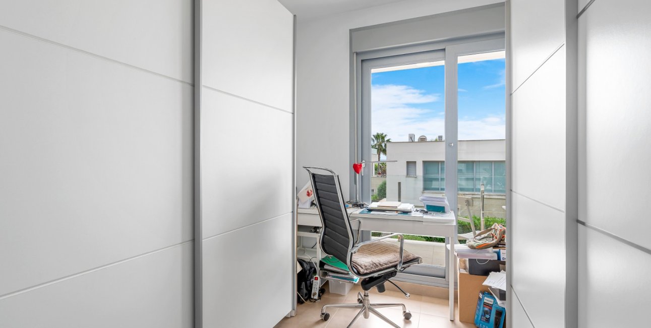 Resale - Villa -
Orihuela Costa - Vistabella