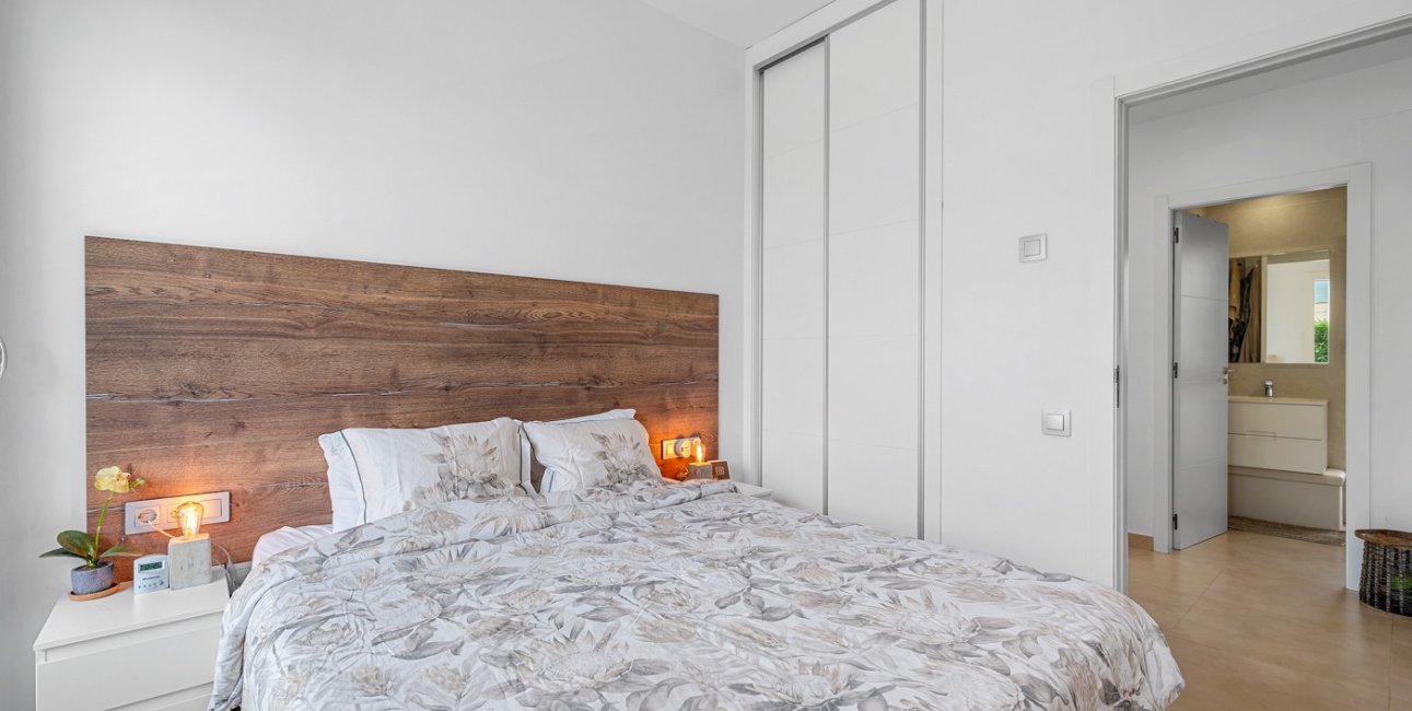 Resale - Villa -
Orihuela Costa - Vistabella