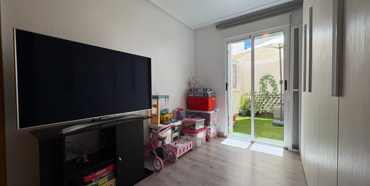 Resale - Apartment / flat -
Torrevieja - Centro