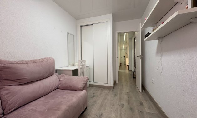 Resale - Apartment / flat -
Torrevieja - Centro