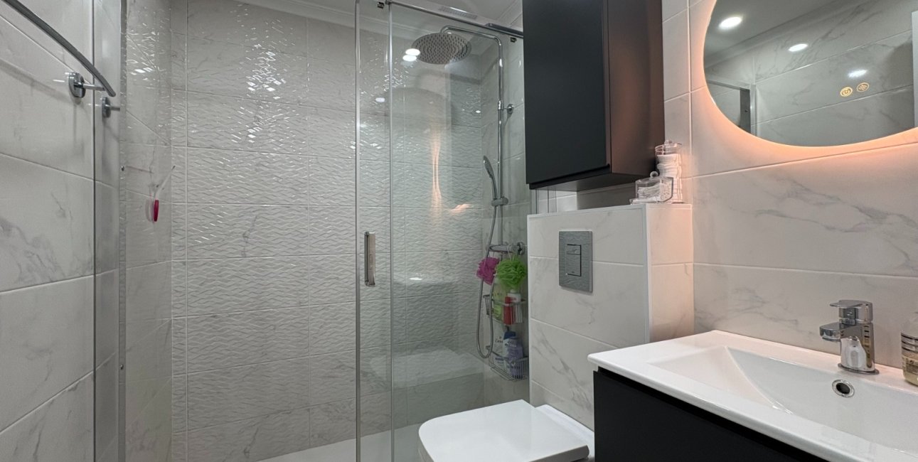 Resale - Apartment / flat -
Torrevieja - Centro