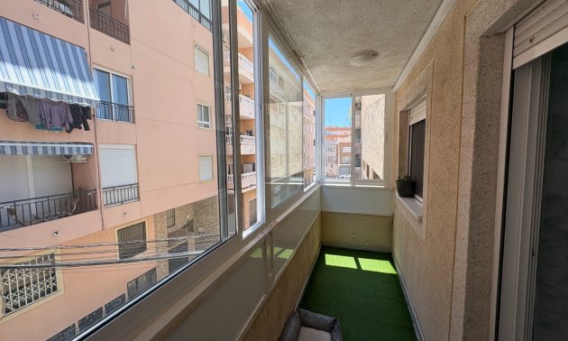 Resale - Apartment / flat -
Torrevieja - Centro