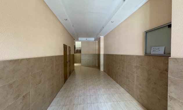 Resale - Apartment / flat -
Torrevieja - Centro