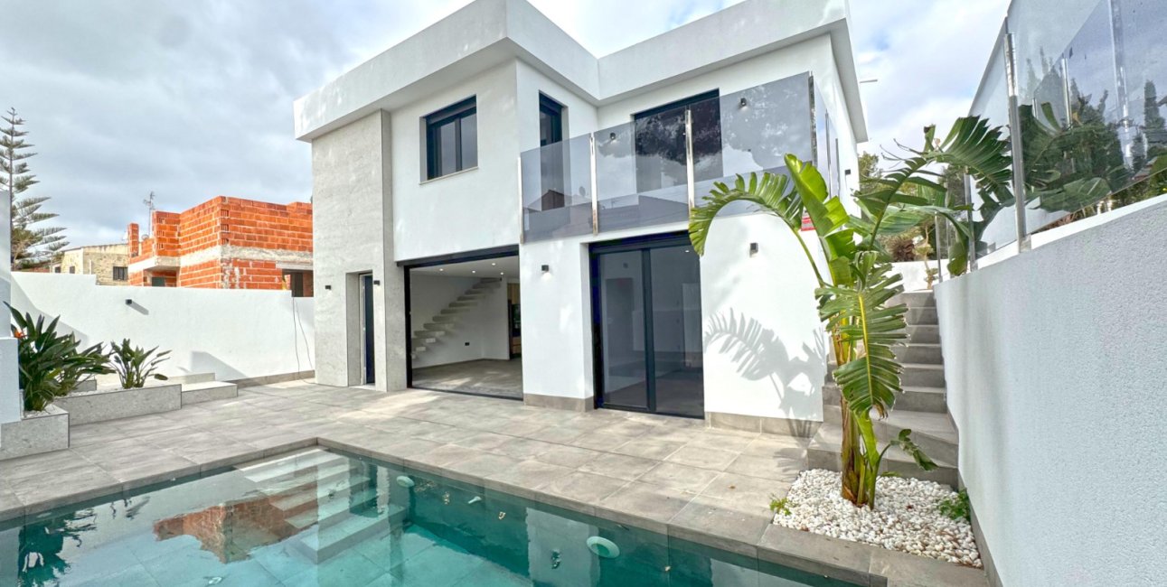 Resale - Villa -
Torrevieja - Los Balcones - Los Altos del Edén