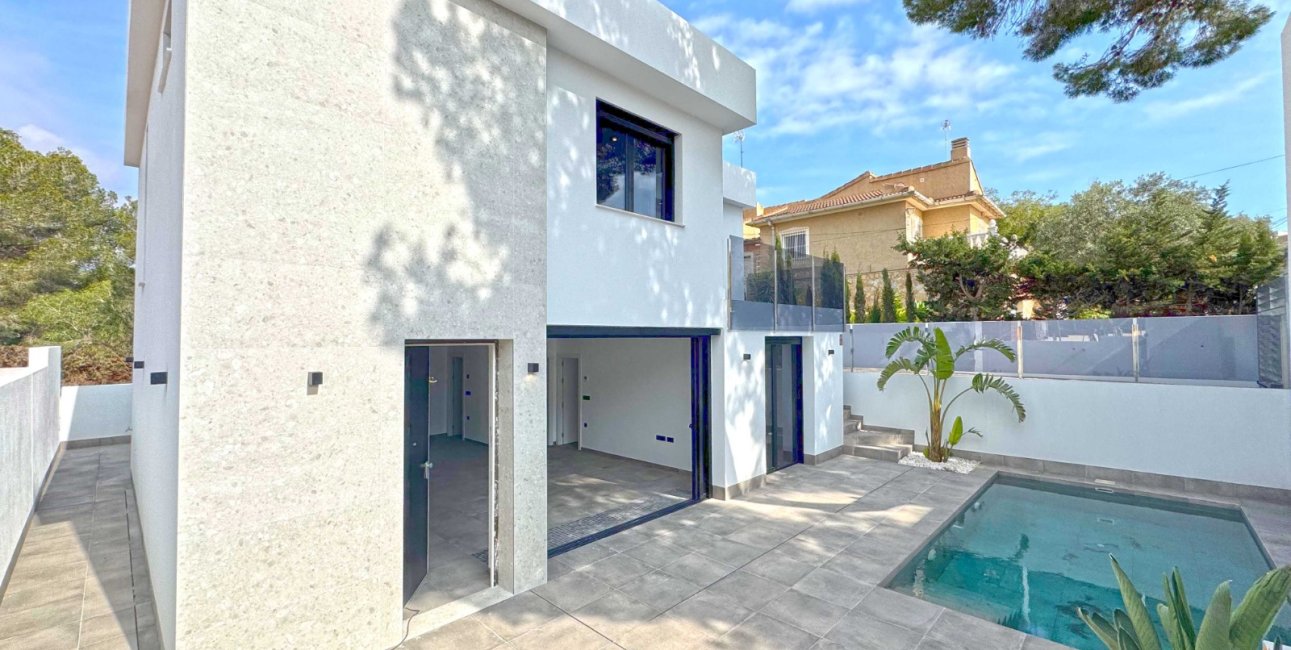 Resale - Villa -
Torrevieja - Los Balcones - Los Altos del Edén